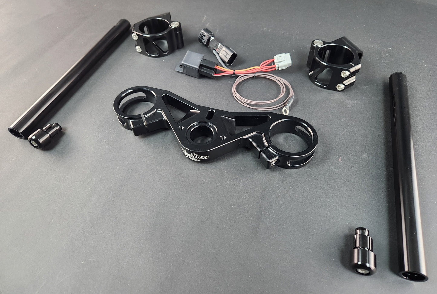 TOP TRIPLE TREE KIT GSXR1000 17-25 BLACK VTTKITGSXR1L7*